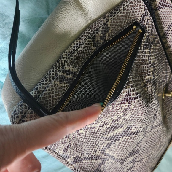Fossil Amelia Leather Convertible Crossbody Bag Backpack Purse‎ Snake Print - Picture 7 of 9